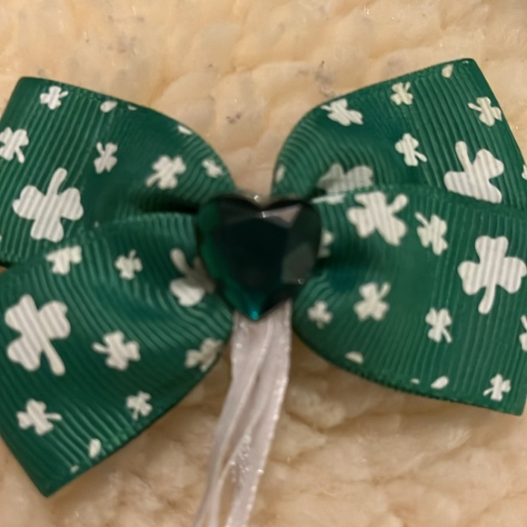 Green & White Irish Brooch - Picture 5 of 17